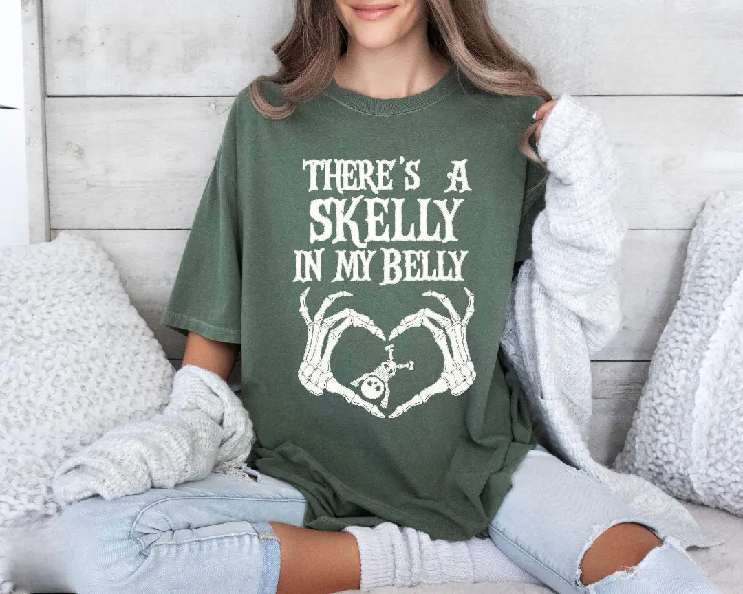 Comfort Colors Spooky Mama Announcement Tee, Halloween Pregnancy Shirt, Pregnancy T-shirt - AMBER