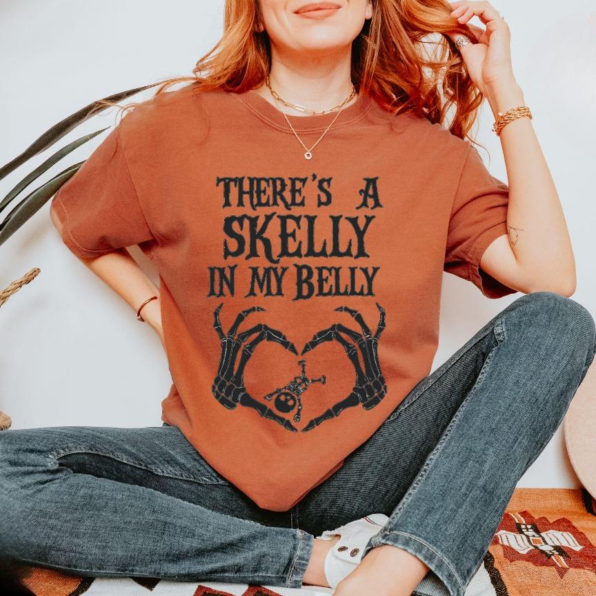 Comfort Colors Spooky Mama Announcement Tee, Halloween Pregnancy Shirt, Pregnancy T-shirt - AMBER