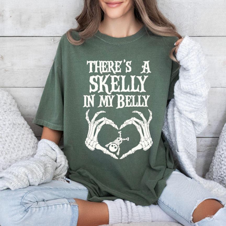 Comfort Colors Spooky Mama Announcement Tee, Halloween Pregnancy Shirt, Pregnancy T-shirt - AMBER